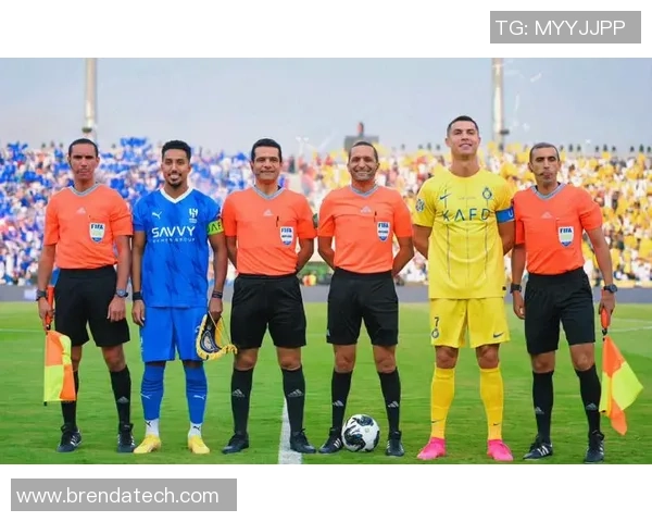 赛后分析：成都足球队与武汉足球队的团队协作表现及其影响因素探讨